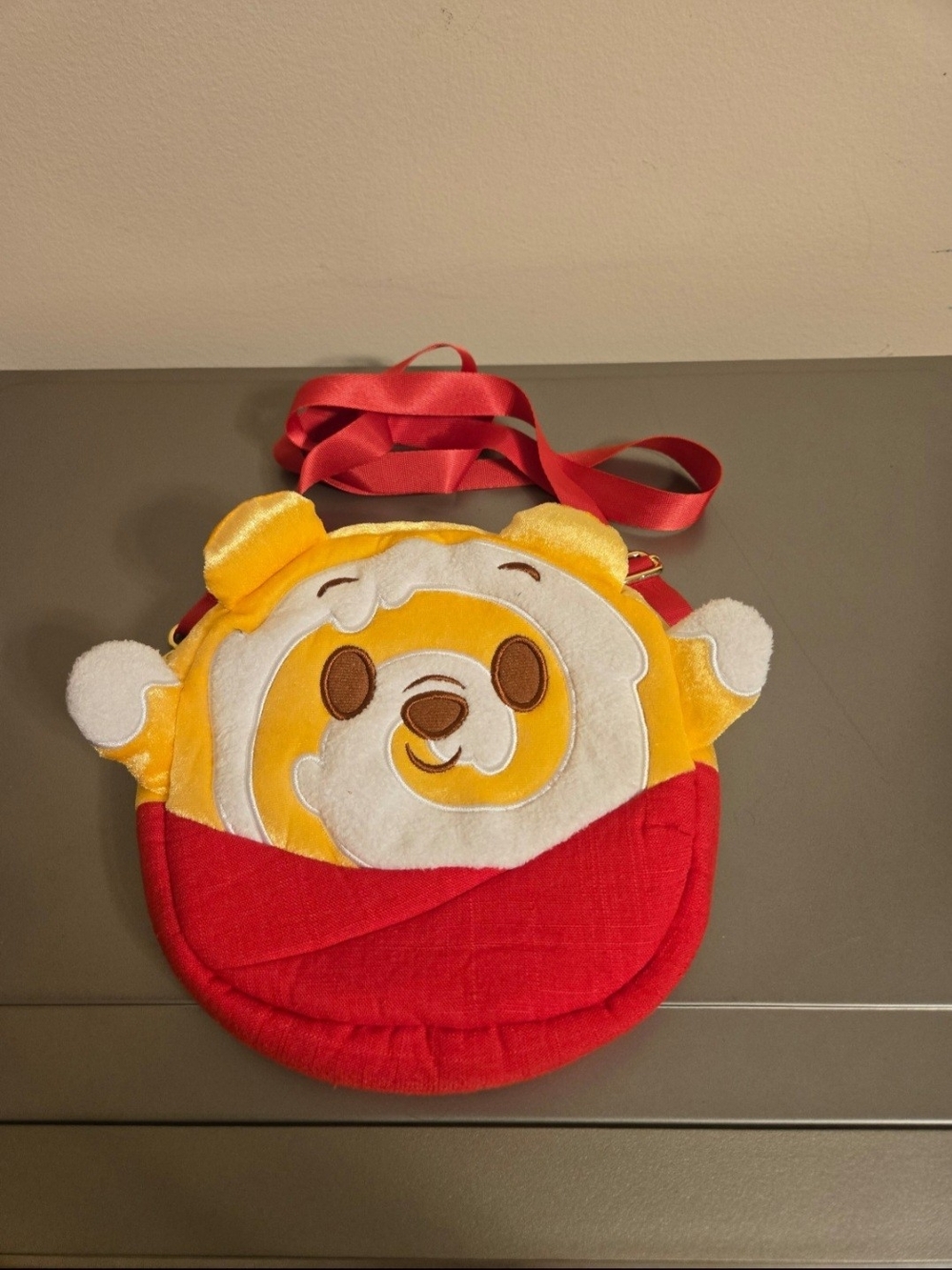 Disney Store Munchlings Winnie the Pooh Honey Cake Crossbody Bag